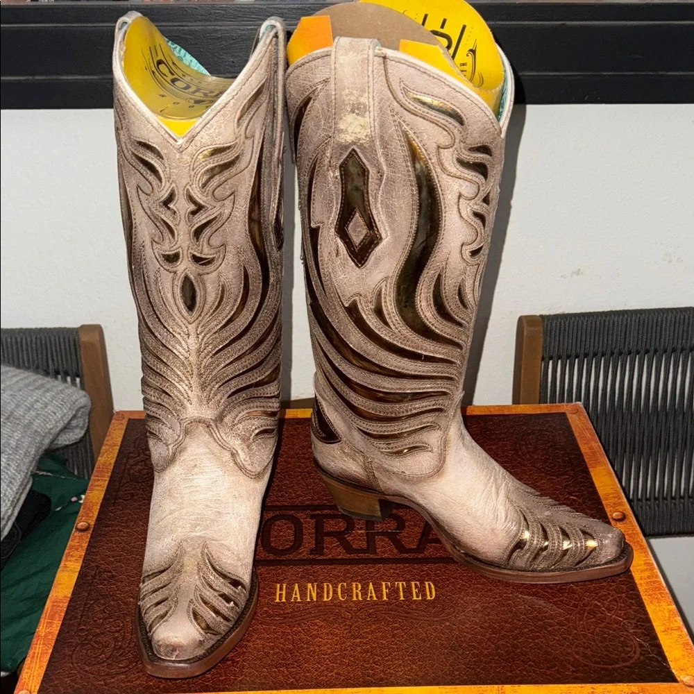 Corral Gold and Tan Western Boots - Picture 5 of 11
